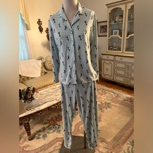 Jammies almost new women’s 2 piece Fox motif PJS size M